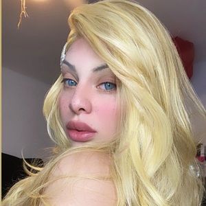 Meet your Posher, Synthia